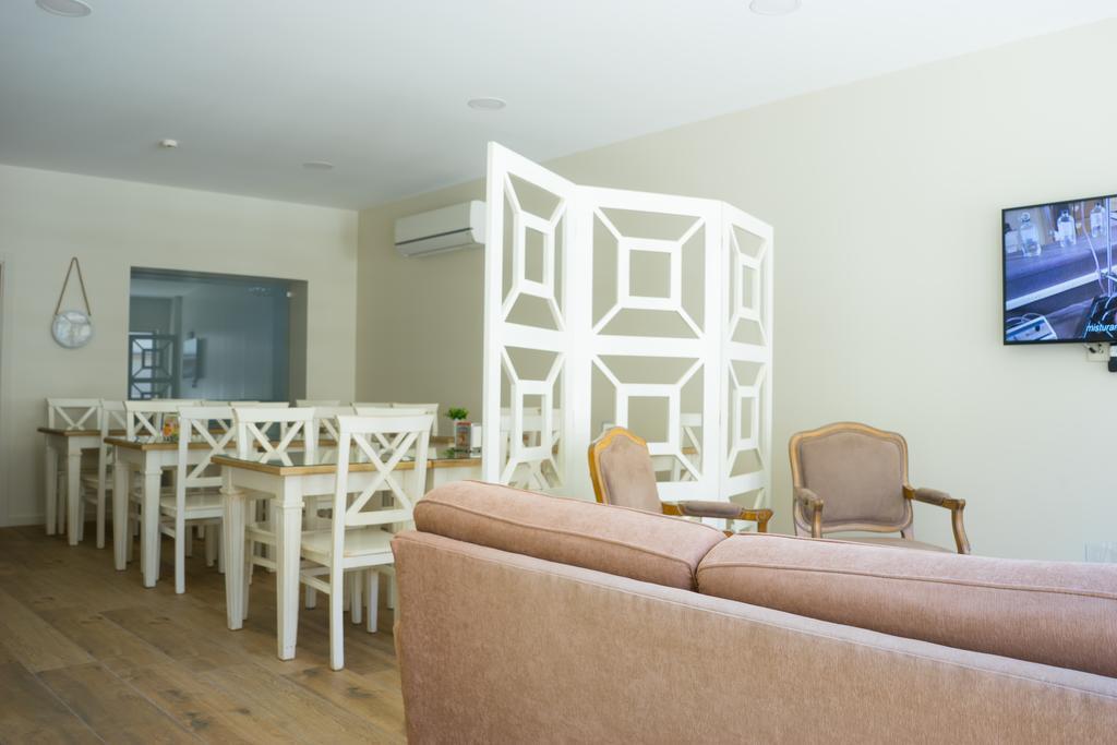 Ester Guest House シャヴェス エクステリア 写真